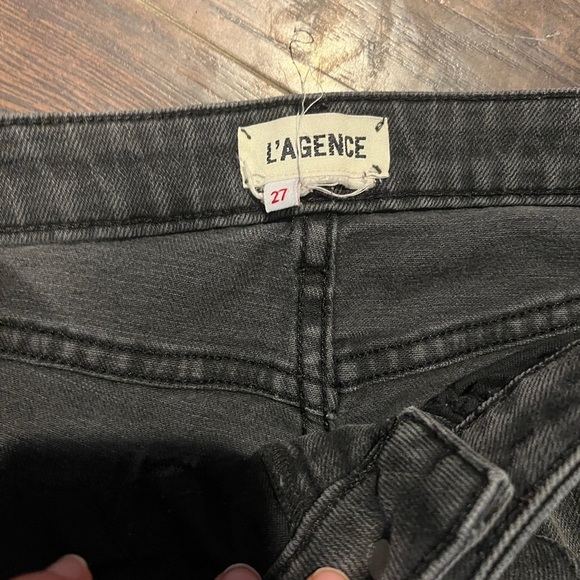 L’Agence Grey Audrina Destructed-Knee Crop Straight-Leg Jeans 27 - Picture 7 of 11